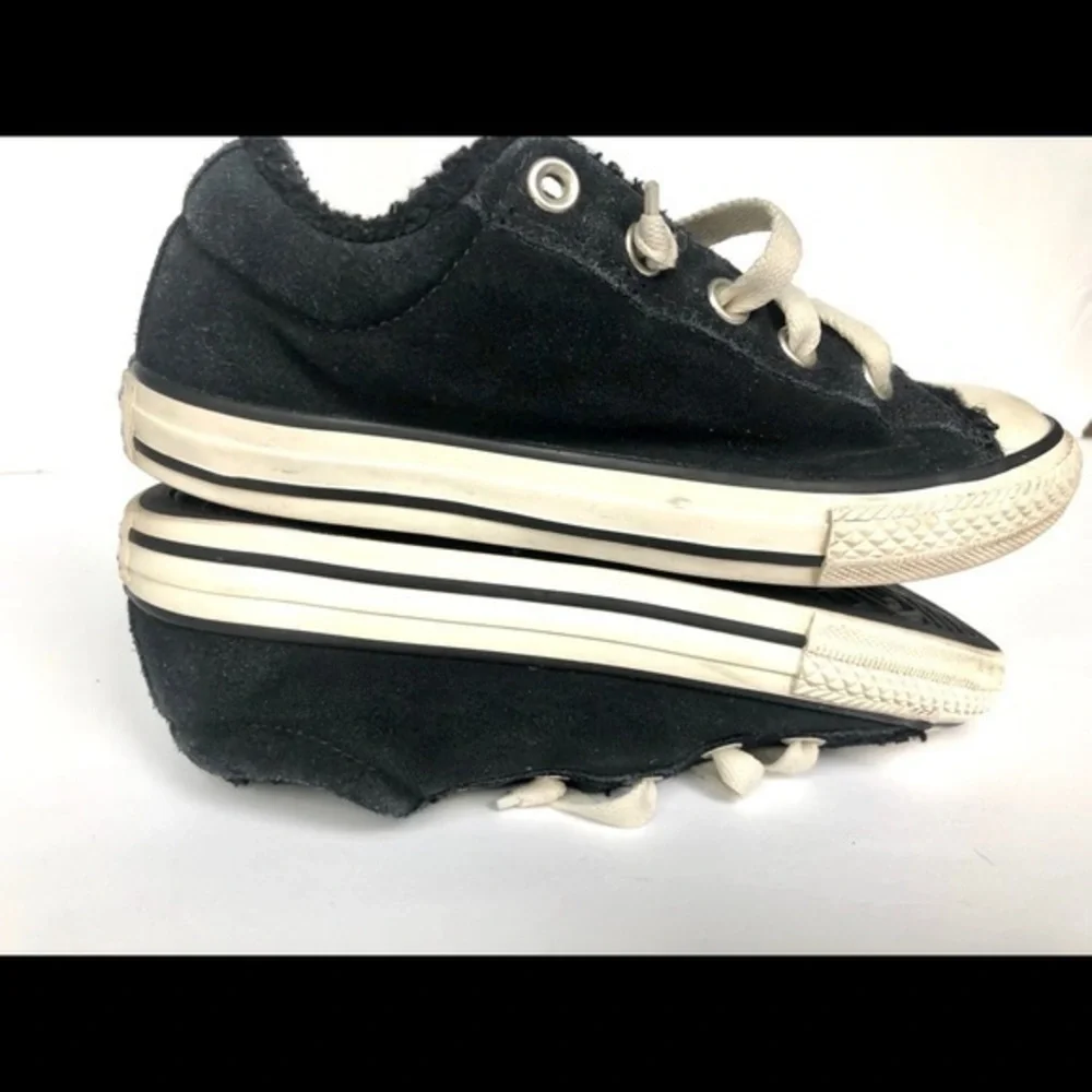 Converse sneakers kids size 3
